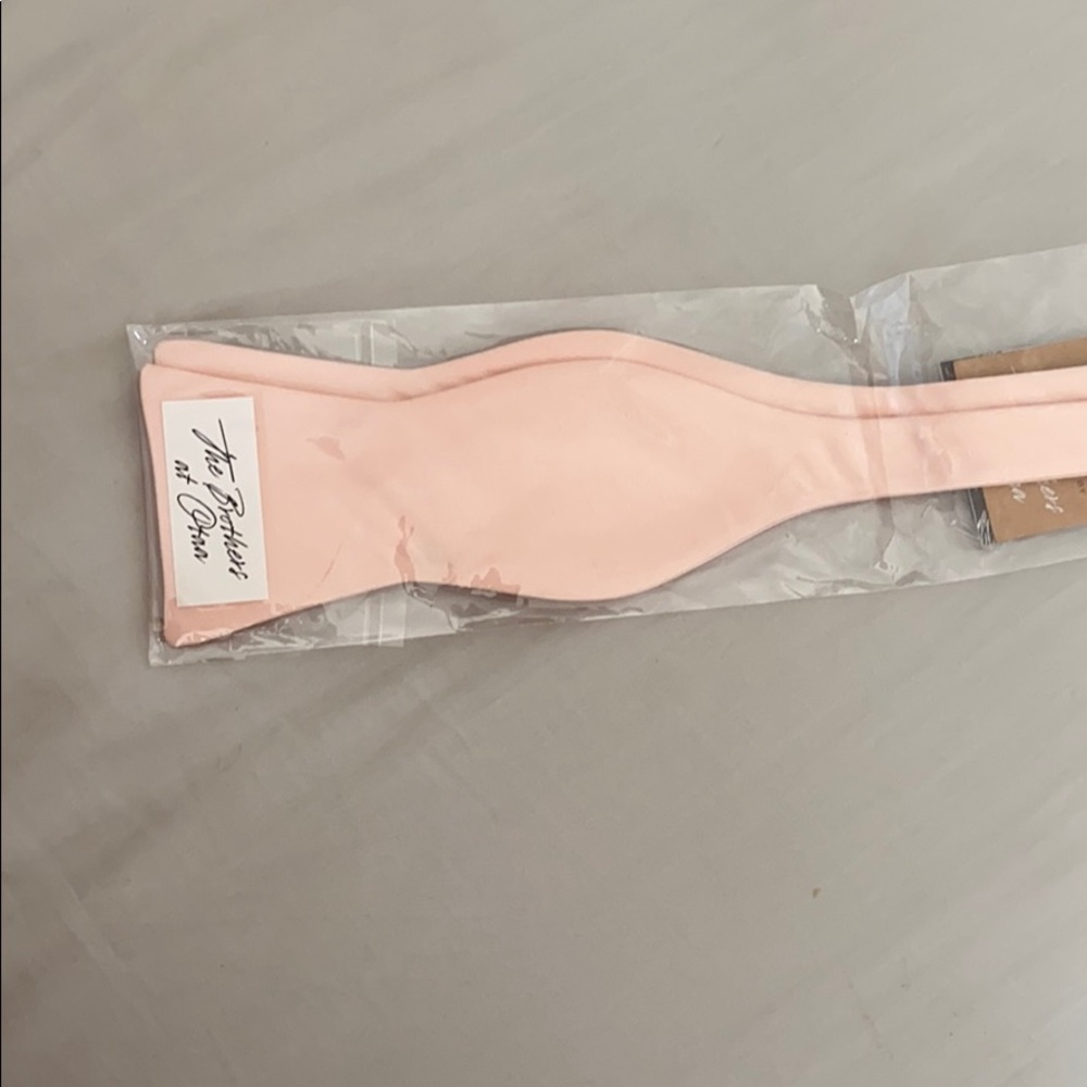 Otaa Bow-tie